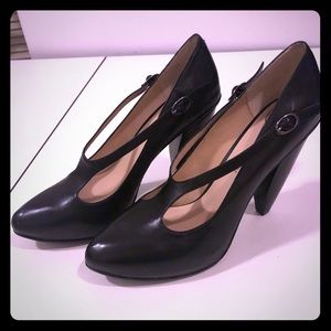 “Alma” Baby Calf Leather Pumps